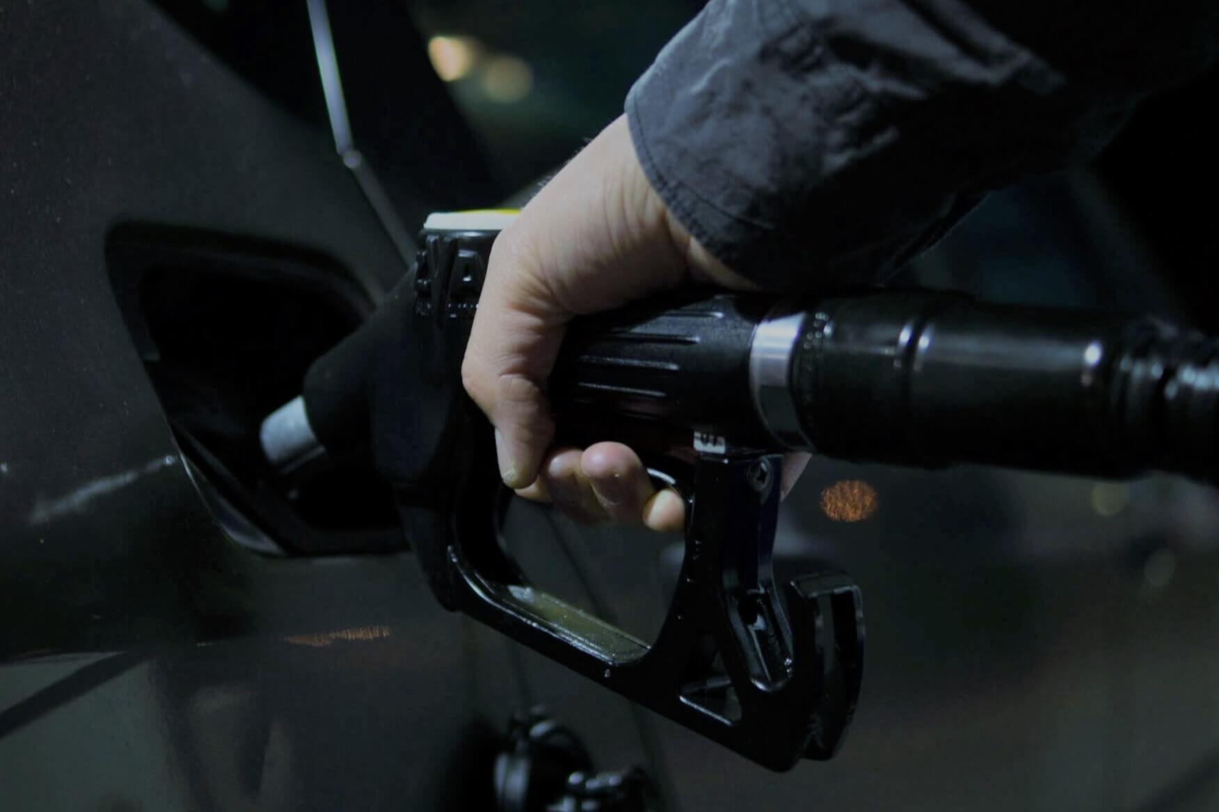 Filling up petrol efficiently can help lower driving costs